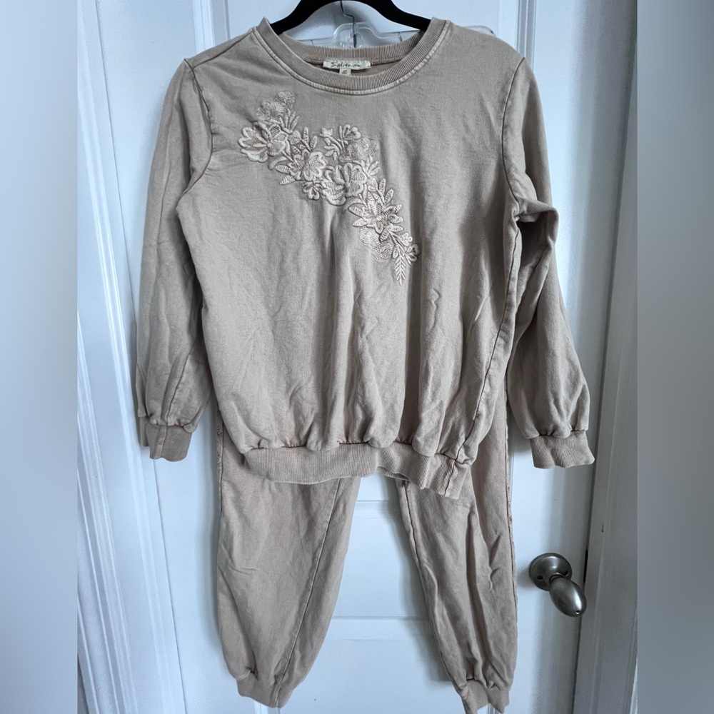 Solitaire Light Beige stonewash Knit Top size medium